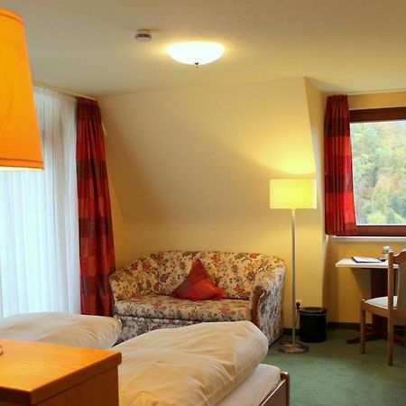 Hotel Am Bad-Wald Бад Либенцел Екстериор снимка
