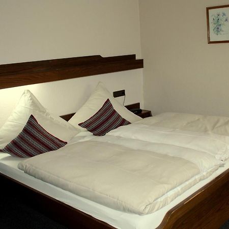 Hotel Am Bad-Wald Бад Либенцел Екстериор снимка