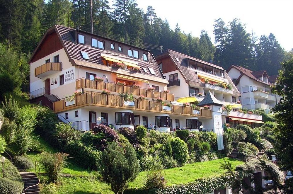 Hotel Am Bad-Wald Бад Либенцел Екстериор снимка