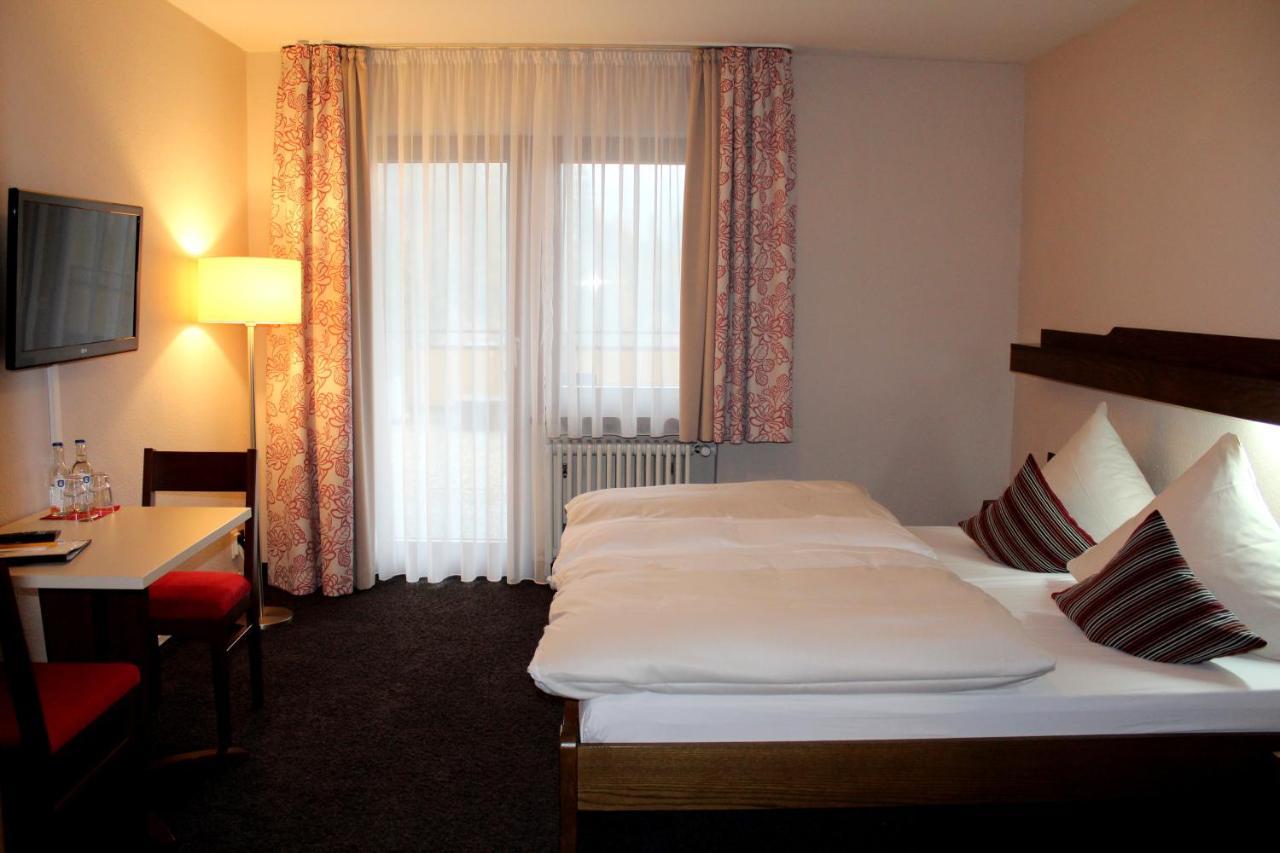Hotel Am Bad-Wald Бад Либенцел Екстериор снимка