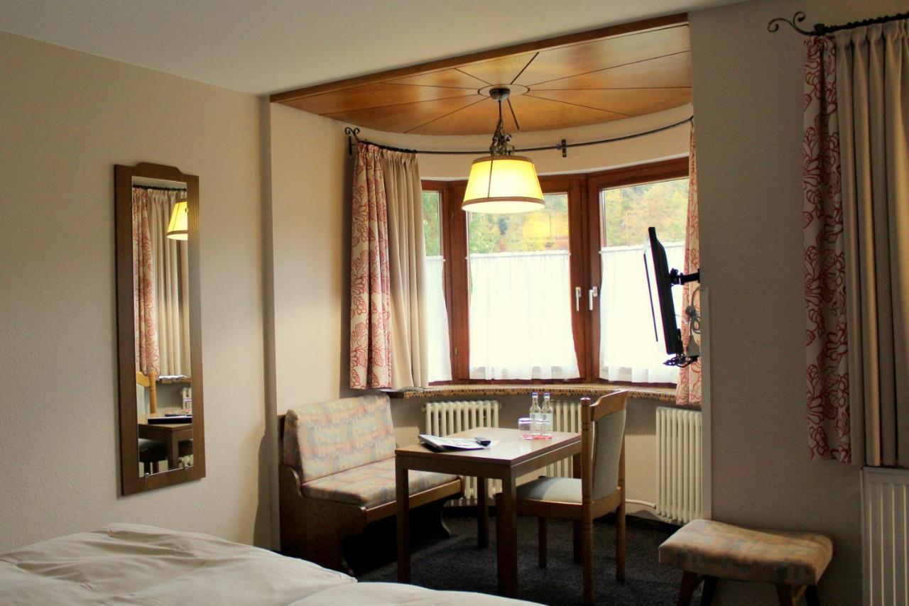 Hotel Am Bad-Wald Бад Либенцел Екстериор снимка