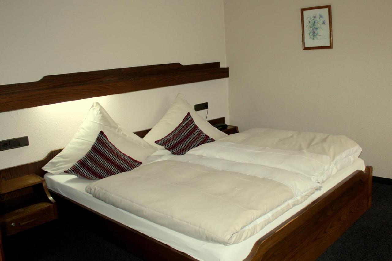 Hotel Am Bad-Wald Бад Либенцел Екстериор снимка