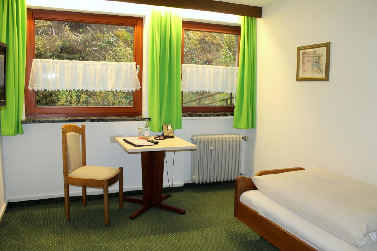 Hotel Am Bad-Wald Бад Либенцел Екстериор снимка