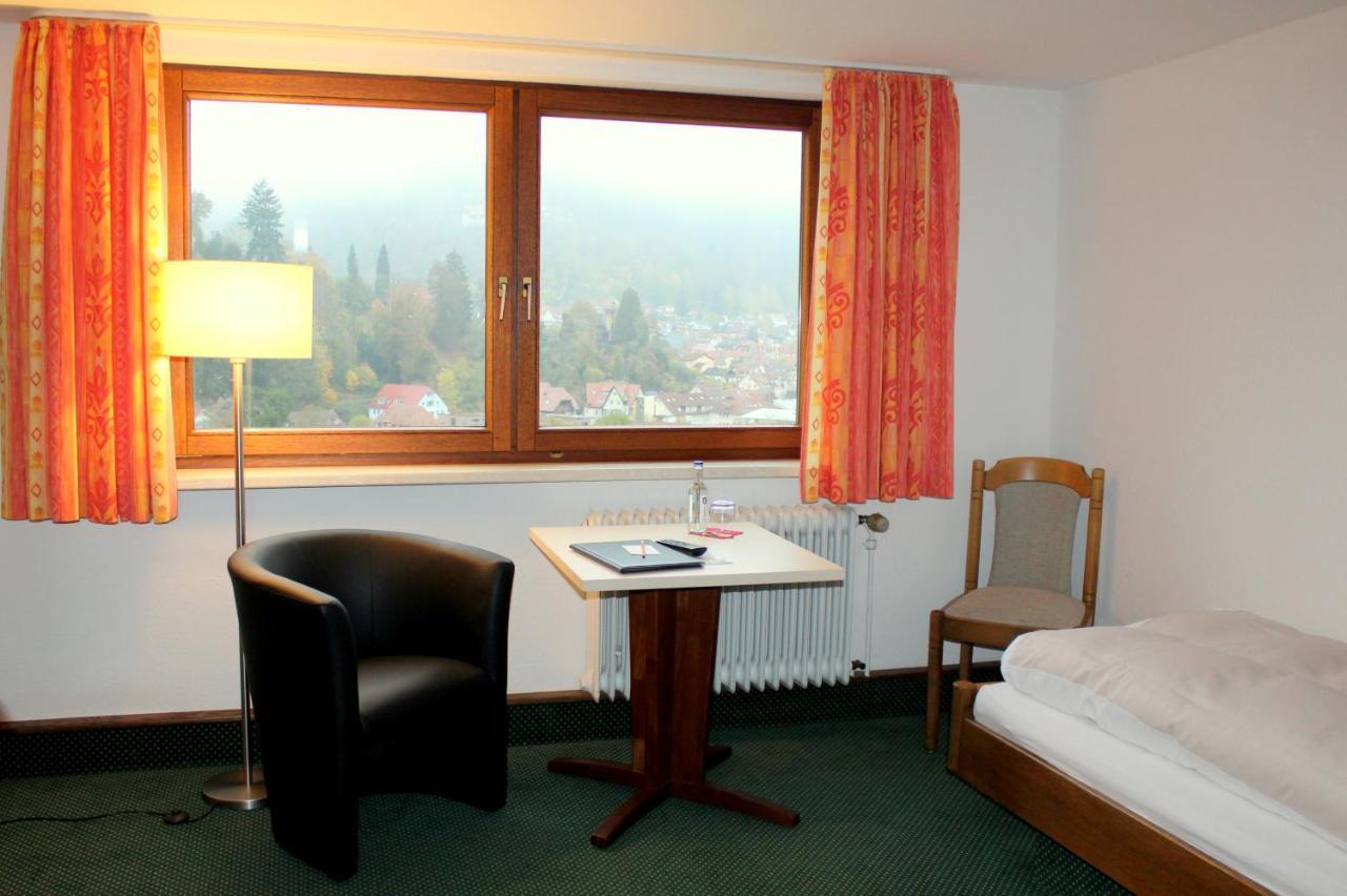 Hotel Am Bad-Wald Бад Либенцел Екстериор снимка