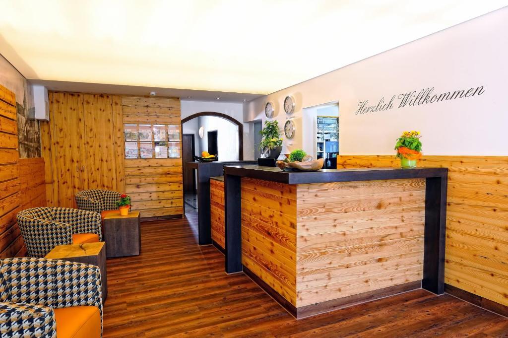 Hotel Am Bad-Wald Бад Либенцел Екстериор снимка